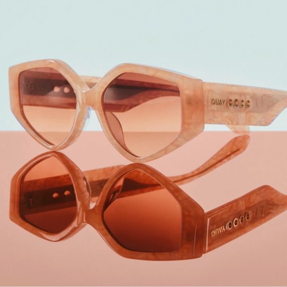 NEW! Rare Quay Hot Gossip Apricot sunglasses